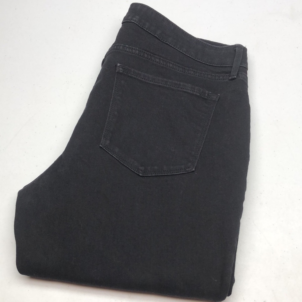 LIKE NEW OLD NAVY MID-RISE WOW BOOT-CUT JEANS 16/33x30 ⚓️